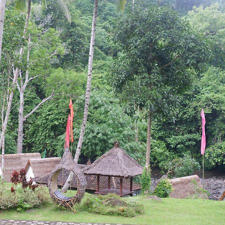 Aum Resort Pulukan Ngoại thất bức ảnh