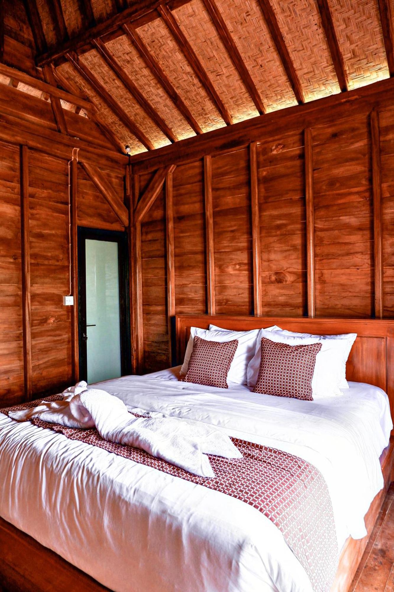 Aum Resort Pulukan Ngoại thất bức ảnh