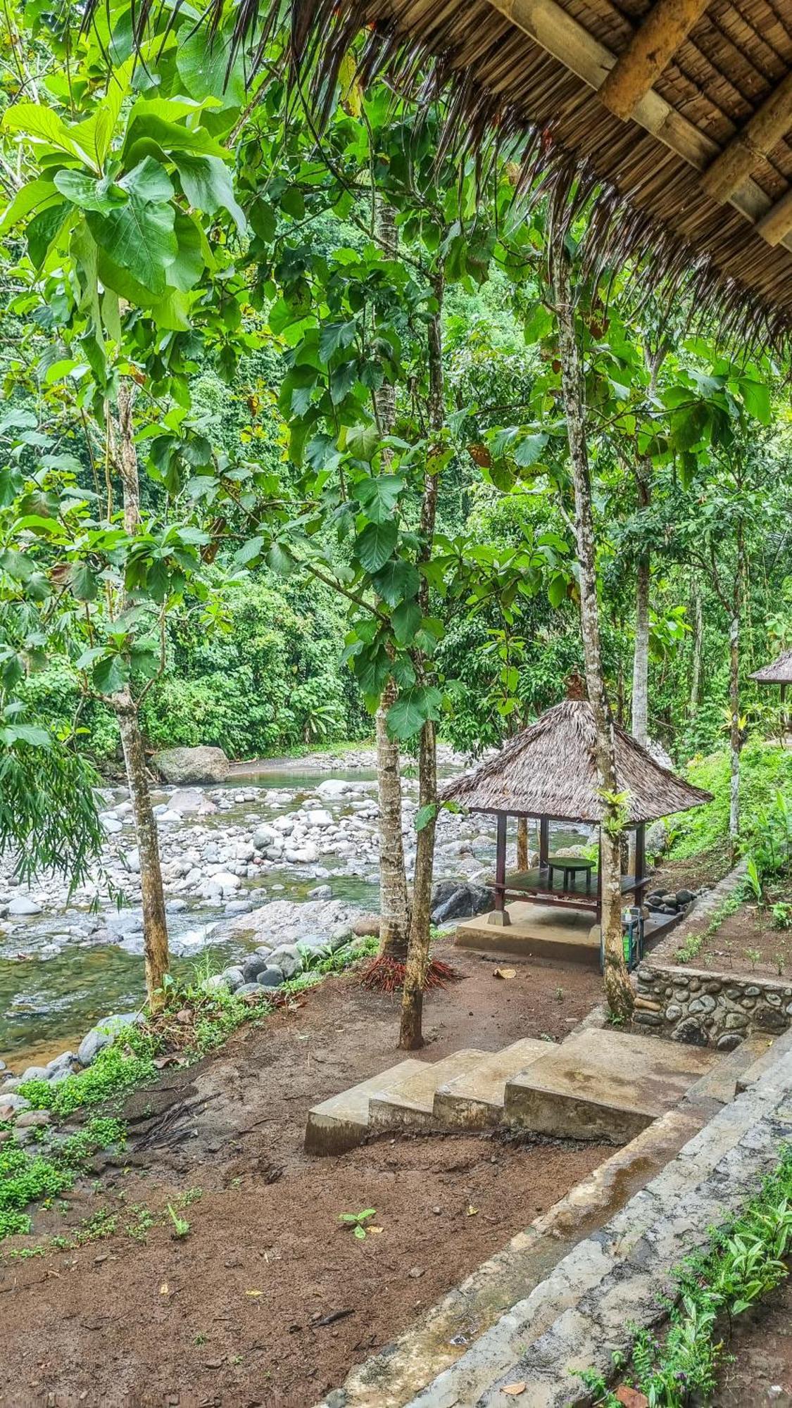 Aum Resort Pulukan Ngoại thất bức ảnh