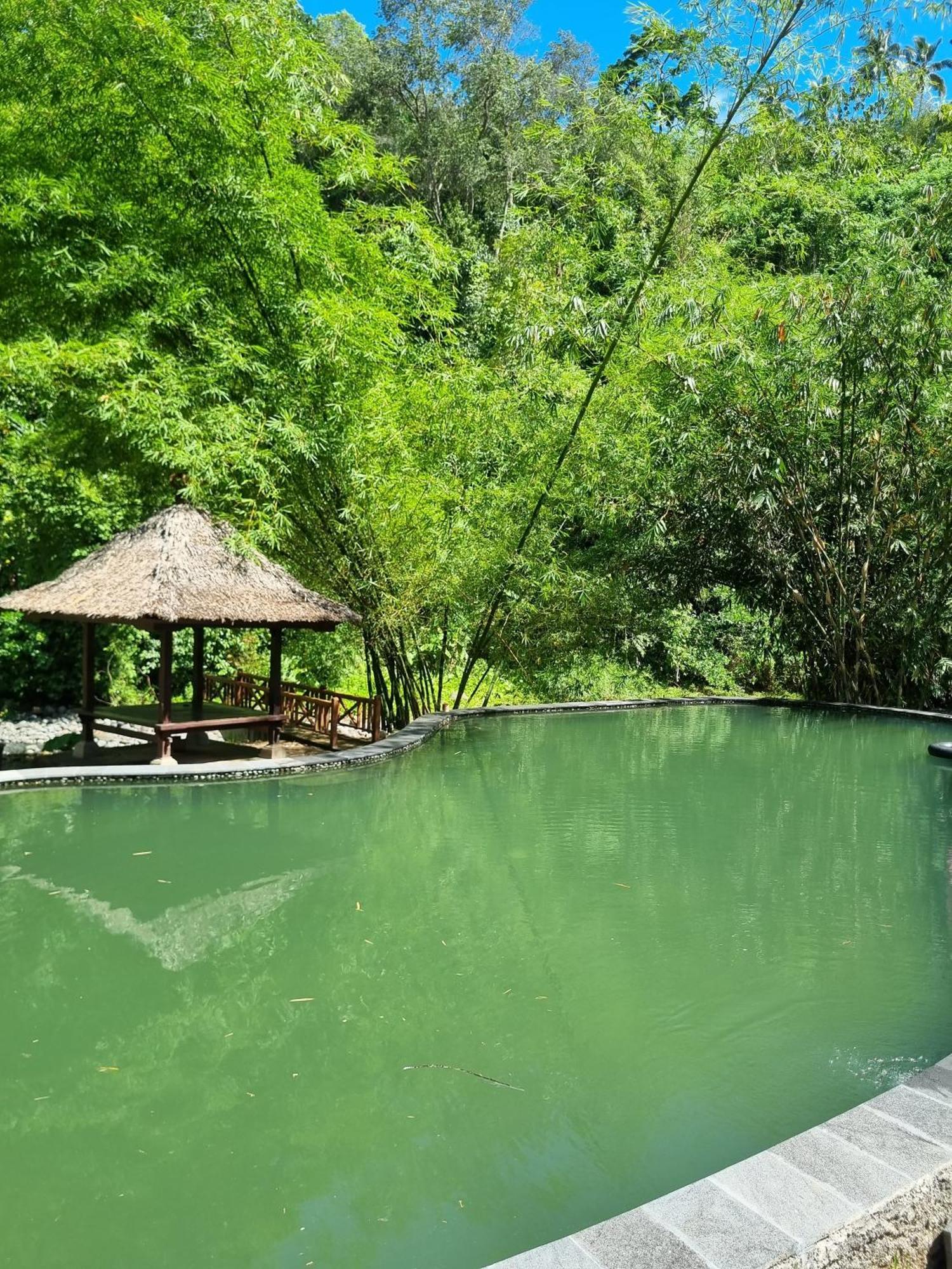Aum Resort Pulukan Ngoại thất bức ảnh