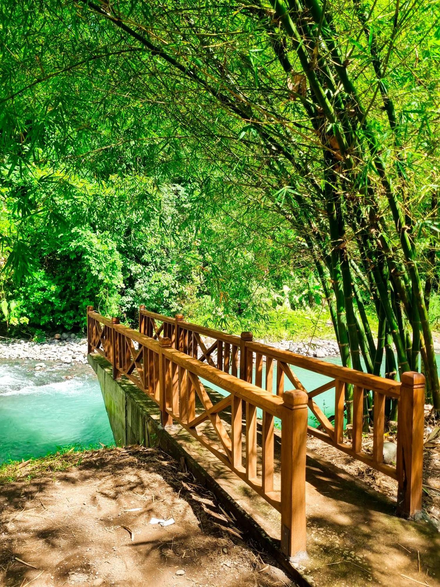 Aum Resort Pulukan Ngoại thất bức ảnh